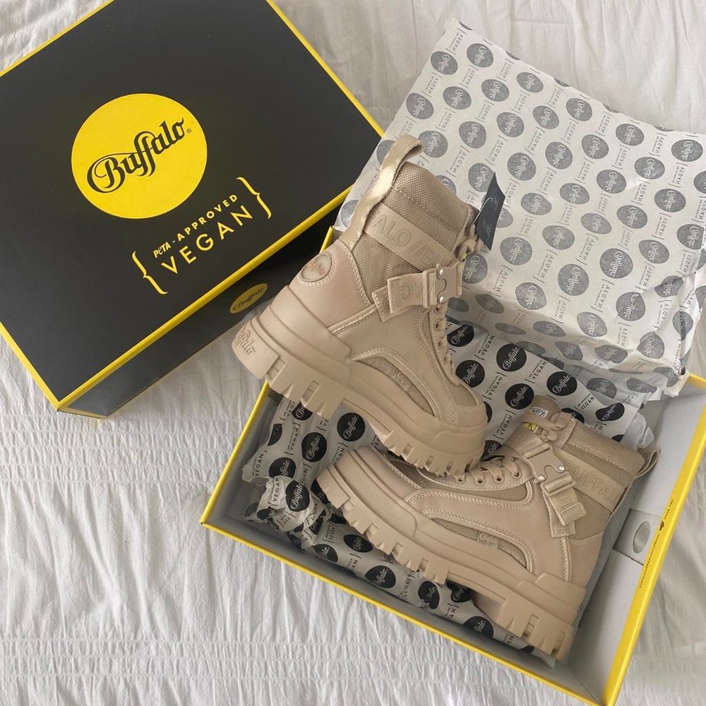 New Buffalo “ASPHA NC MID” Vegan Booties in Beige Sz 6.5
